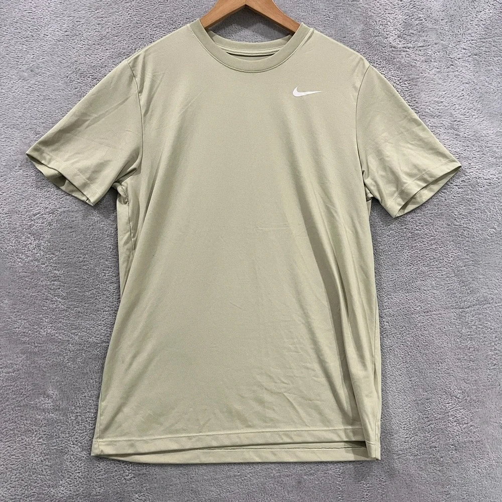Nike Dri FIT Legend T-Shirt Mens Medium Short Sleeve Gym Workout Tee DX0989